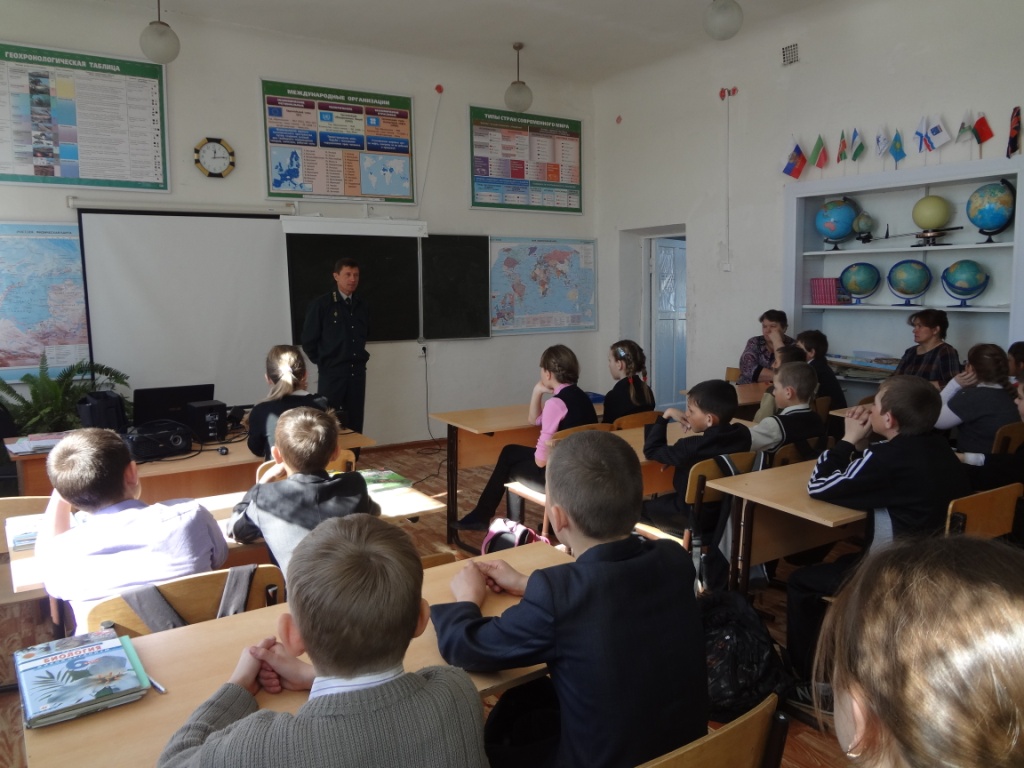 Урок о лесе в Кинделинской школе